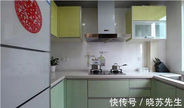 装修|找亲戚装修120㎡新房,客厅设计挺大气,却被厨房设计给丑哭了!