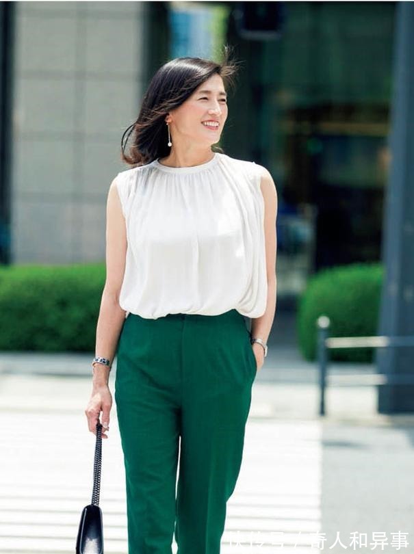 女性 40+女性夏季实用穿搭，简单随意又有高级感，每一套都超有气质！
