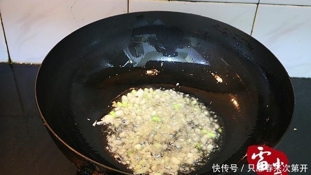 老奶|目前为止,吃过的土豆最好吃的做法,一勺一勺的根本停不下来