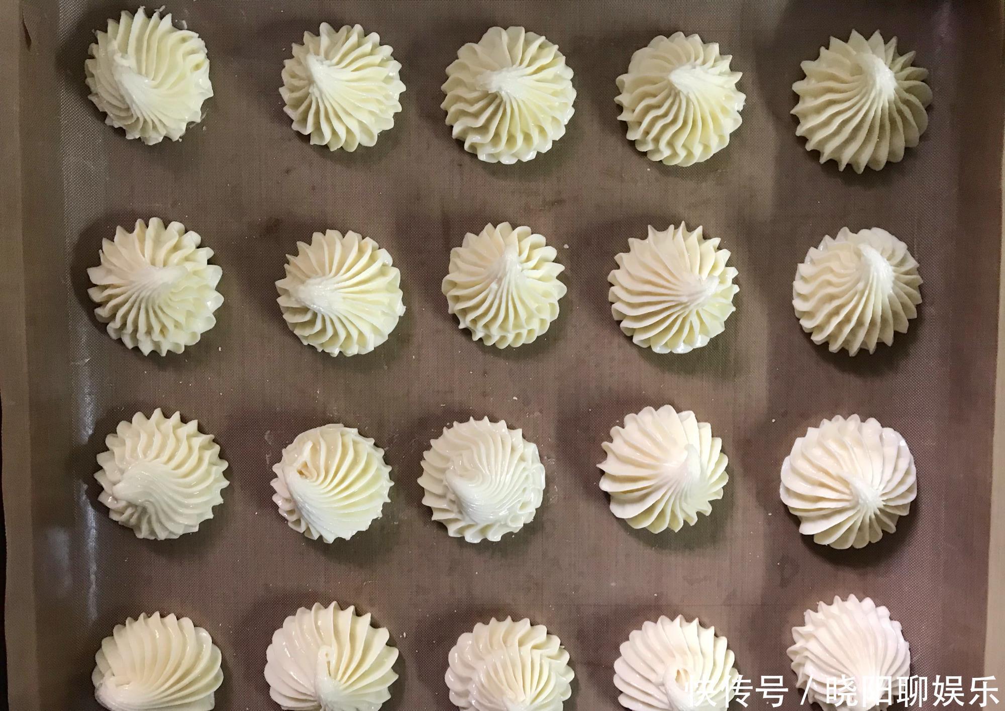 糯米粉的花样吃法,加个鸡蛋搅一搅,香酥软糯,一口一个太香了