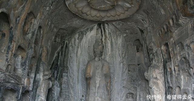 香山寺|龙门石窟，不仅有佛祖“剪刀手”，还有武则天仪容的卢舍那大佛！