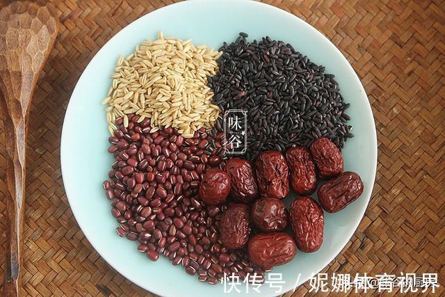 长寿米|秋凉了，早上喝这粥最养人，成本5块钱，香甜好喝，营养足好消化