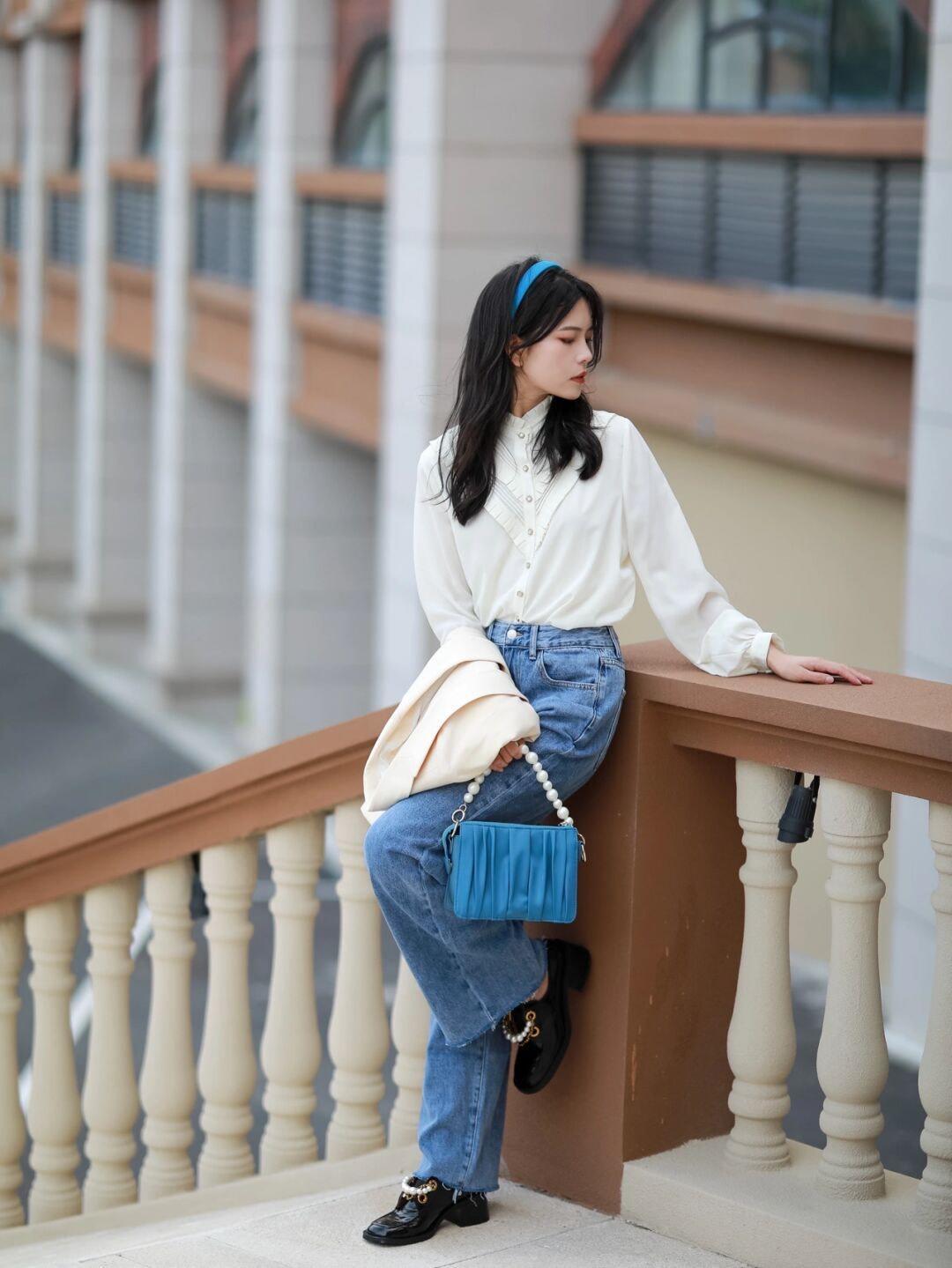 西装外套|秋冬怎么穿时尚又好看,紫色西装外套+米色百褶裙,清新又自然