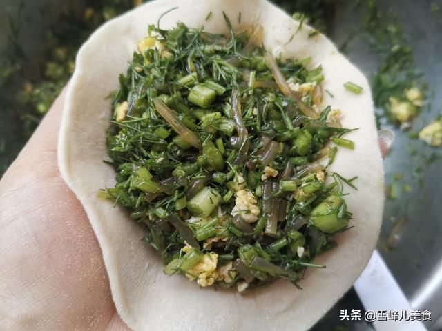 发酵|夏天这菜蒸包子清香好吃健脾胃,韭菜芹菜靠边站,暄软馅大吃不够