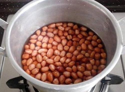 花生米|肺病的天然“克星”来了，每天吃一点，肺越来越好，用过的都说好