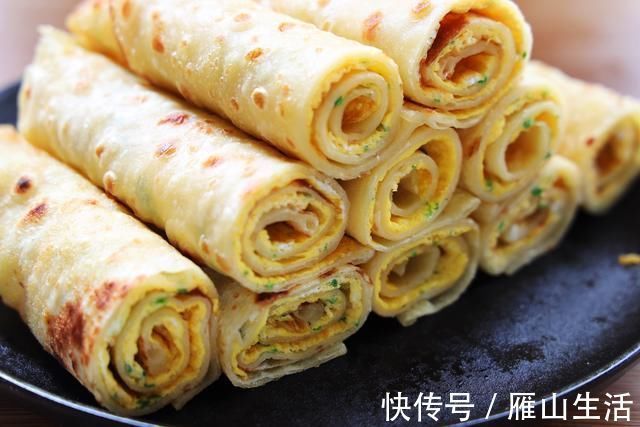 鸡蛋饼|比手抓饼简单,比油条健康,简单易做,早餐吃太好了,家人都爱吃