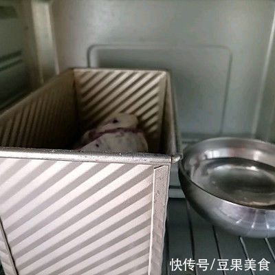 烤箱|#一口新年味，全家享佳味#紫薯大理石吐司间包