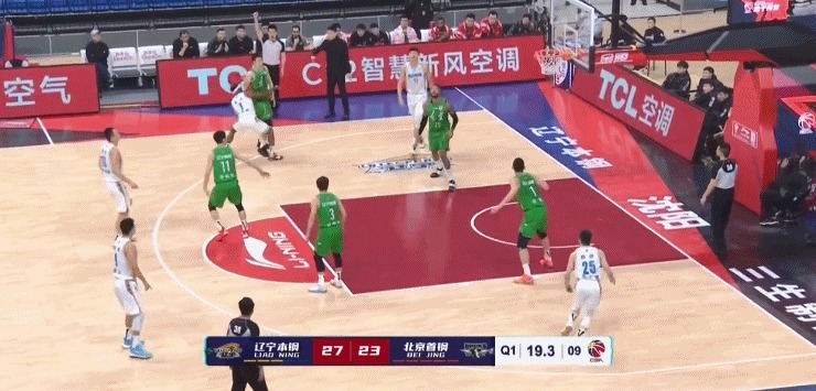 CB杨鸣大闹技术台！郭艾伦1v3，林书豪又倒地了，辽京成就CBA经典