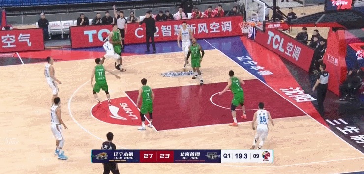 CB杨鸣大闹技术台!郭艾伦1v3,林书豪又倒地了,辽京成就CBA经典
