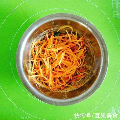  简单快手，超级好吃，你一定要学的土豆胡萝卜鸡蛋饼