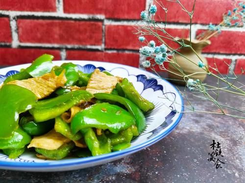 冠军|被称为“维C冠军”的蔬菜，可比西兰花，夏季我家每天都要炒1盘