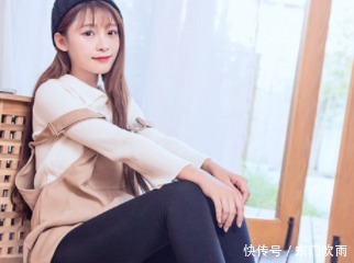 清新的肉色款式的打底裤,贴身显线条,穿起来可是很个性的呢!