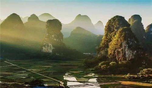 精卫|席慕蓉：《愚公移山》很可怕，应移出语文教材，她的理由是什么？