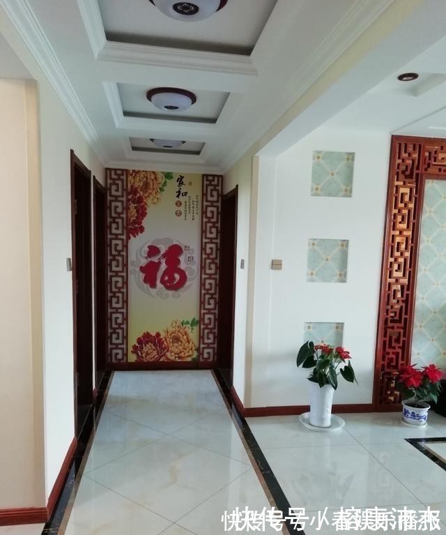 装修|老公不顾反对找表哥装修, 完工后我懵了, 床头背景墙有谁见过