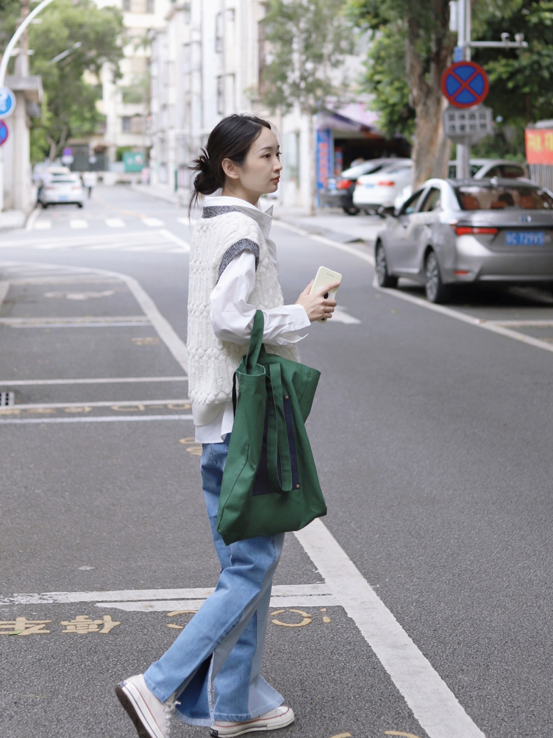 洋气|秋天，“针织衫”的高级穿搭是这样的，实用百搭还洋气，高级精致