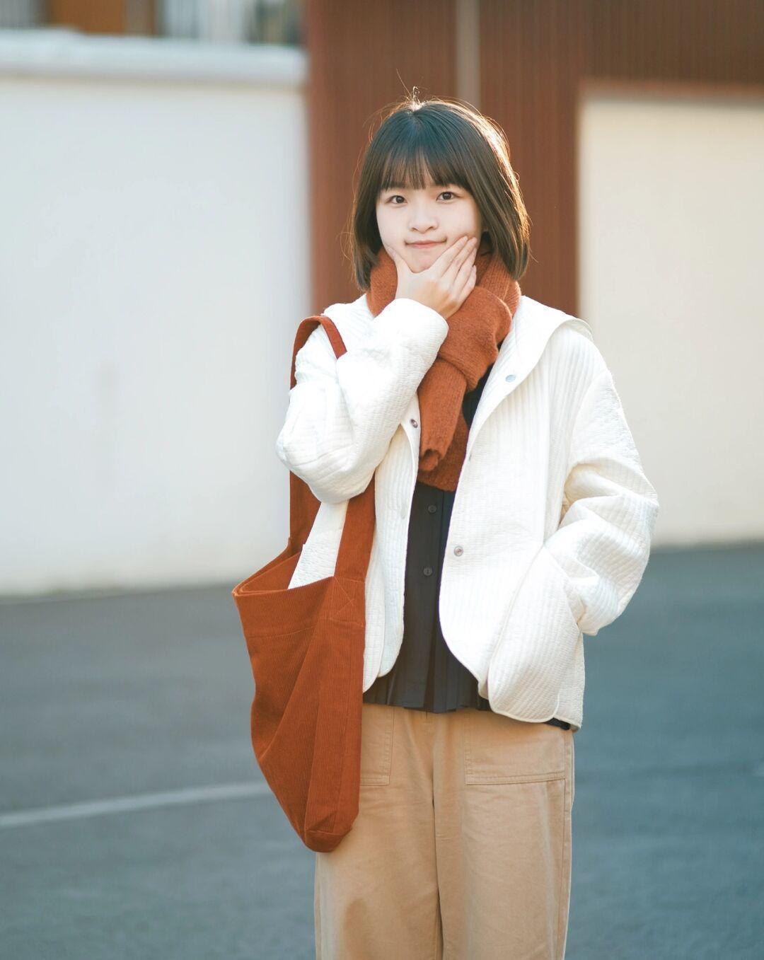 臃肿|觉得羽绒服臃肿?试试“棉服”吧,远比你想象中优雅高级