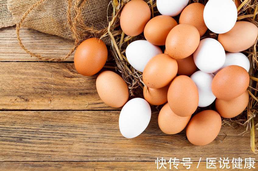 鸡蛋|一天吃4个鸡蛋,却吃出了胆结石?这则新闻实属太随便“扣帽子”