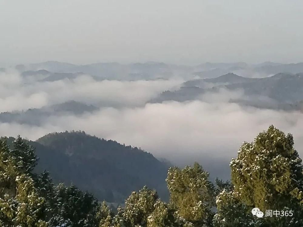 妙高镇金城山雪景图