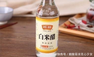 洗头液|米醋加它抹头发，白发逐渐变黑，回家赶快试试