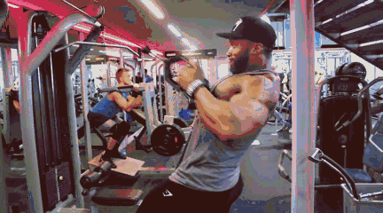 训练|女生为何要练背？一组高效练背动作，值得尝试