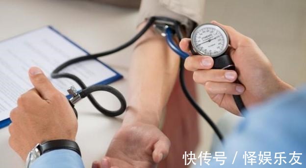 饮水|血压高平时就要多喝水,但有2种水,高血压患者可不能碰