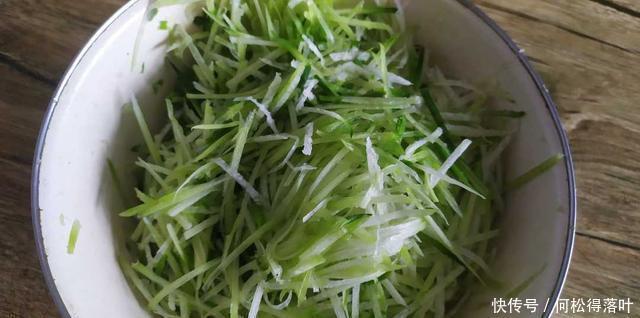 炸点|冬天来了,炸点萝卜丸子,简单美味,老少皆宜