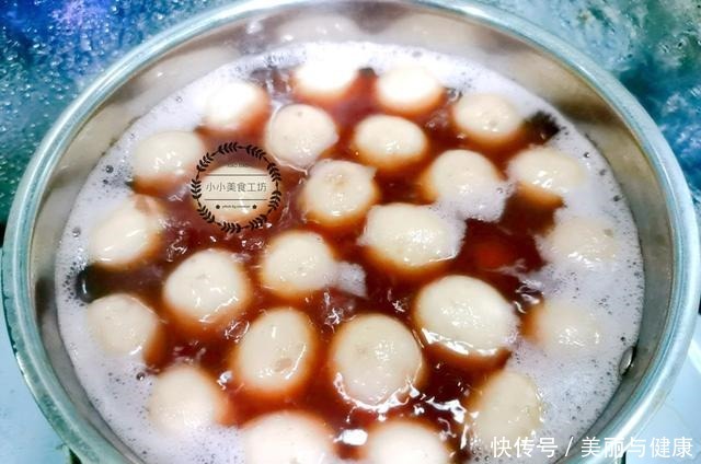 红豆和它是绝配,坚持每天喝一碗,滋补养颜补气血,女人要多喝!