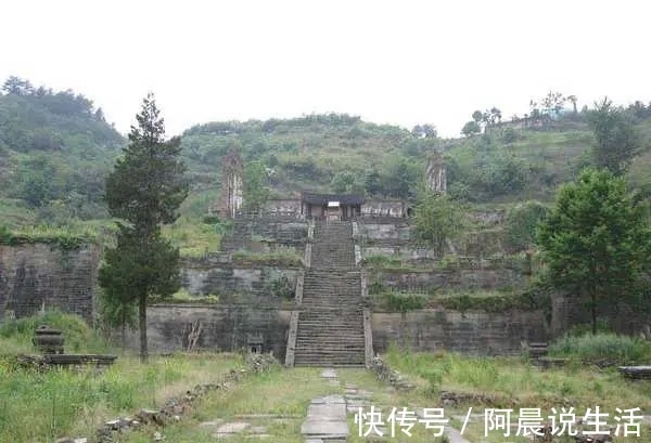 徐霞客|景致记录：在武当山，徐霞客费尽心思讨要榔梅果，想送给重要的人