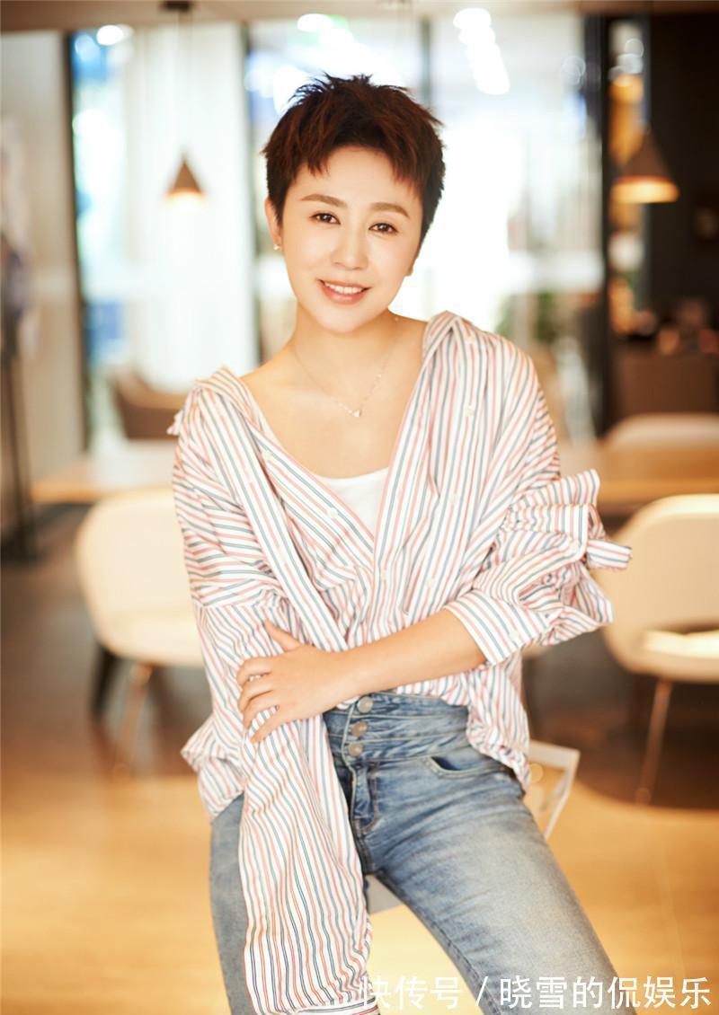 圆脸 女人过了48岁尽量少烫“大妈卷”,推荐这5种发型,时髦显气质呀