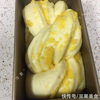 用这个技巧做#福气年夜菜#椰蓉吐司，味道好吃极了