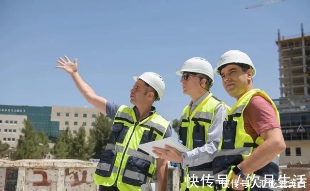 帕特·|穿越慕尼黑与耶路撒冷!英特尔CEO体验自家无人车