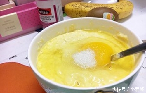 玉米|玉米新吃法,不揉面不擀面,筷子一搅,5分钟就能做好一顿早餐