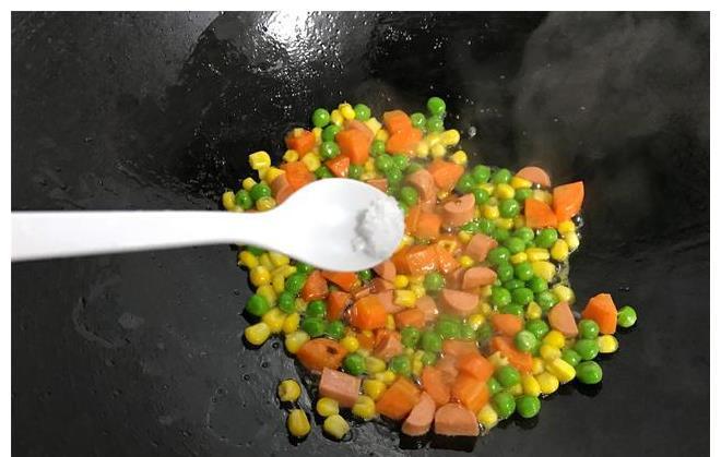 馒头|1个馒头2个鸡蛋,做成快手早餐,酥脆可口又营养,孩子最爱