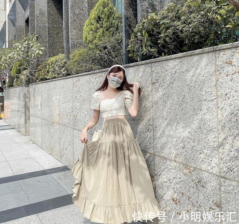 p今年流行的“米色半身裙”，搭配这几款上衣，气质高级不说还显瘦