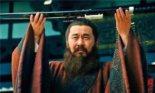 短歌行二首|曹操为求贤才,写下一首感人诗,开篇便是千古名句,如今人人会背