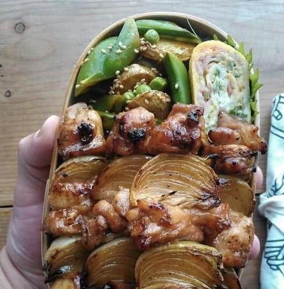 盒饭|日本老爸便当VS中国老爸盒饭,日本孩子:还是中国的盒饭比较好