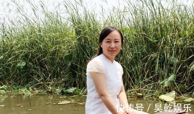 书协@她是一位将小楷写到极致师范女教师,小楷扎实,当上了书协副主席