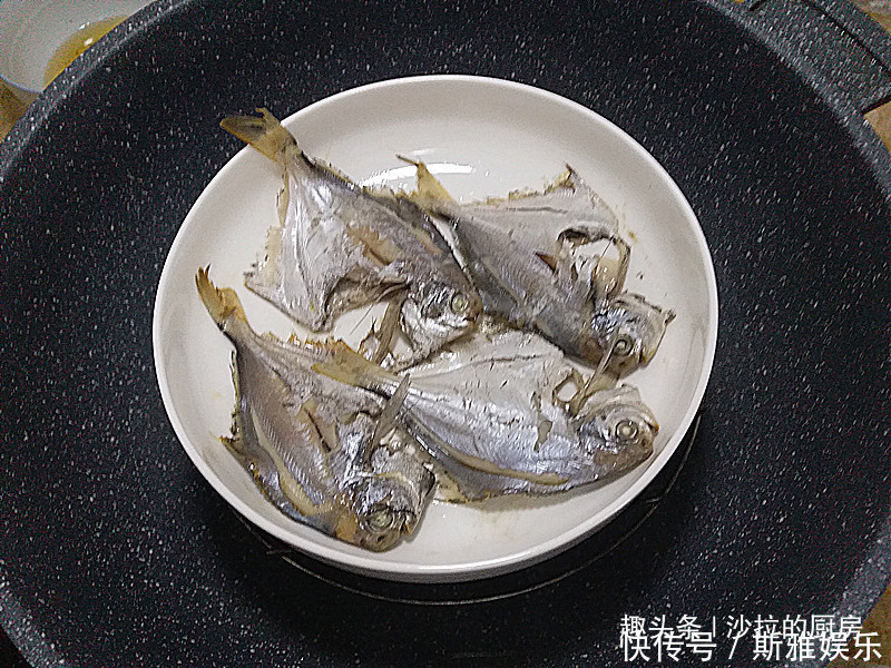  吃不起猪肉吃海鲜，鱼背上无刺无鳞，嫩滑鲜美营养，9块钱1斤
