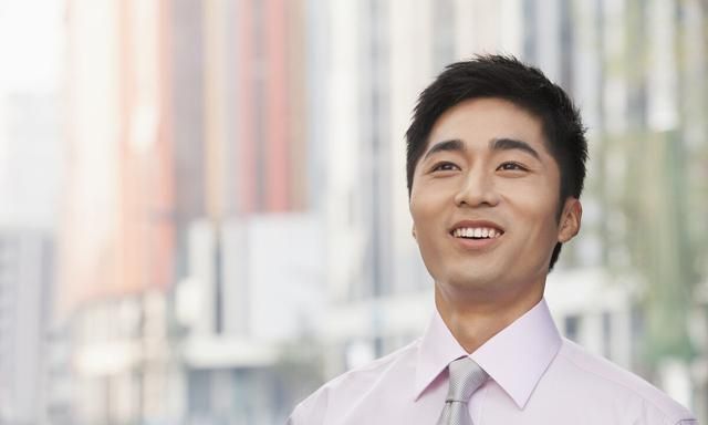 30~40岁男士理什么发型帅气？