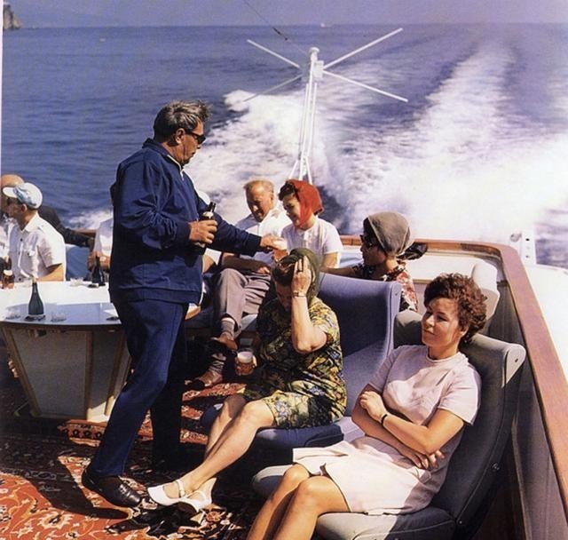 唾弃|最被唾弃的群体,带头解体苏联,却至今掌握巨额财富