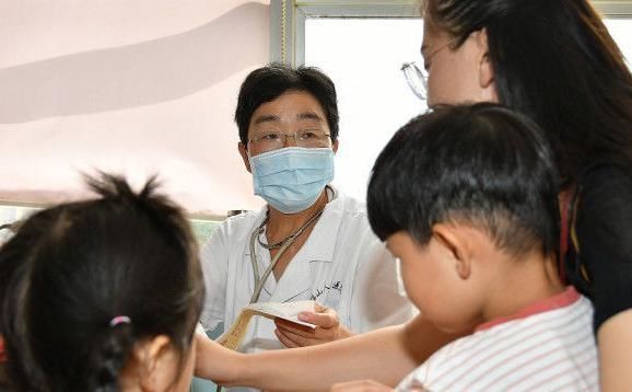 高热量|这3种食物睡前别让孩子吃,积食不说,还影响智力发育、长不高