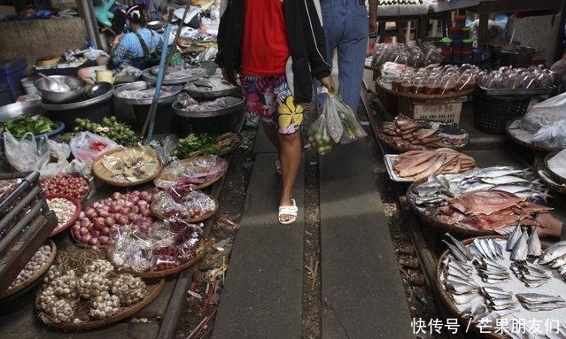 奇葩|不可思议的奇葩市场,他们真是用生命在做生意