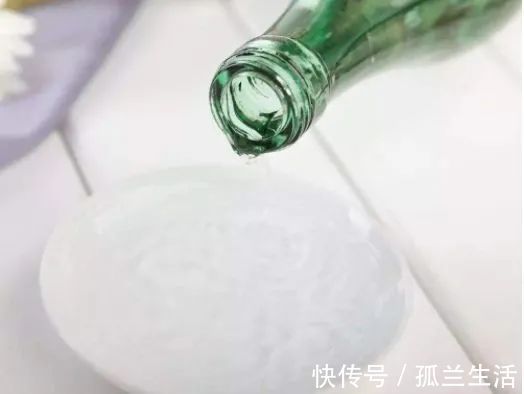 好处|白醋和牙膏混合在一起,还有这2个好处,轻松解决家里污渍