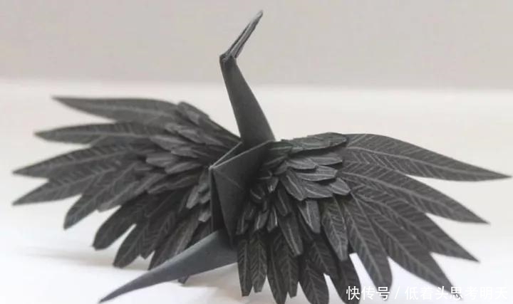 重样|每天折一只千纸鹤,他坚持了1000天不重样,女友被感动到梨花带雨