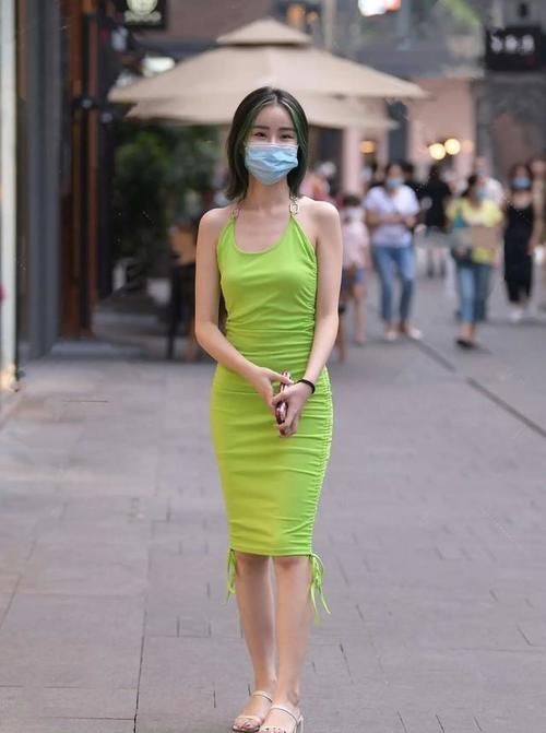 连衣裙 贴身提臀的连衣裙，才能造型美感进阶，裁剪独特