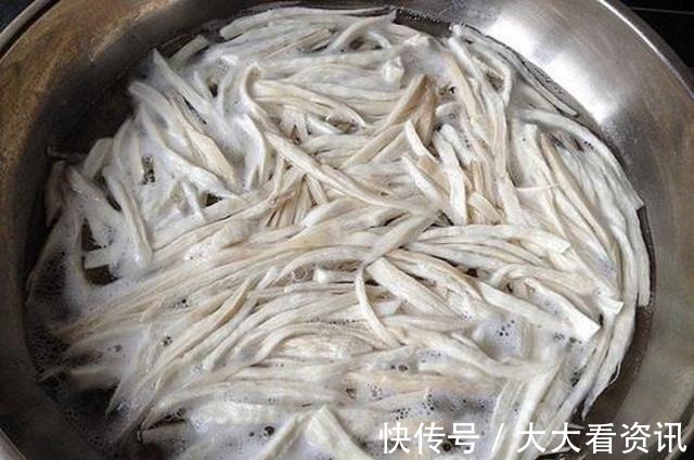 平坦|便秘最怕这“菜”，坚持一周吃3次，清肠排宿便，大肚腩变平坦了