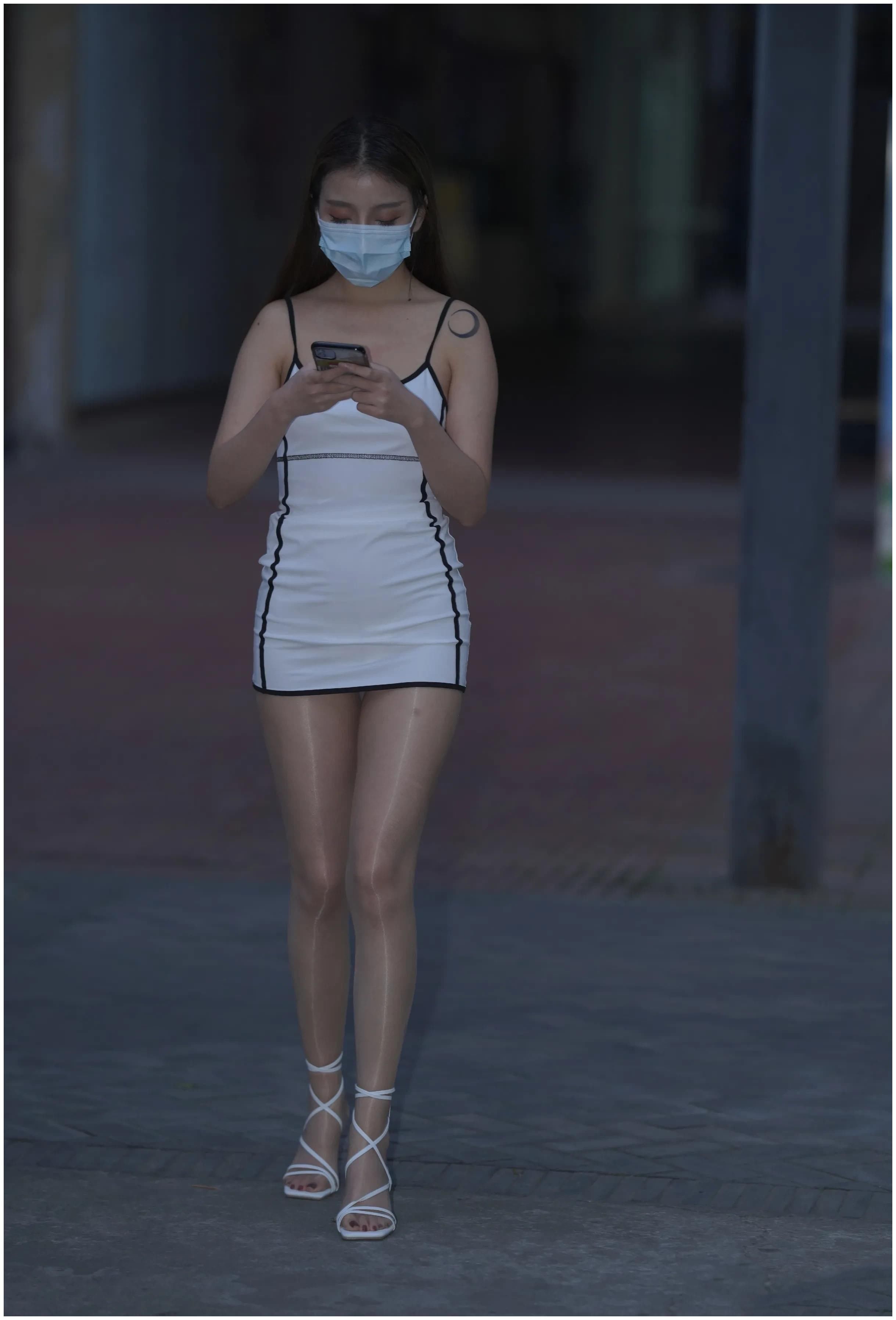 “敷腿膜”打底马油袜