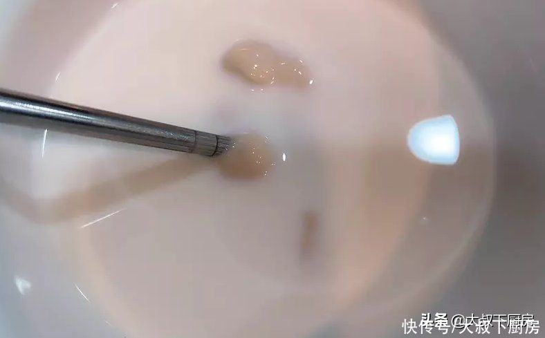 早餐不求人！大叔教你经典原味贝果，简单易学，比甜甜圈好吃