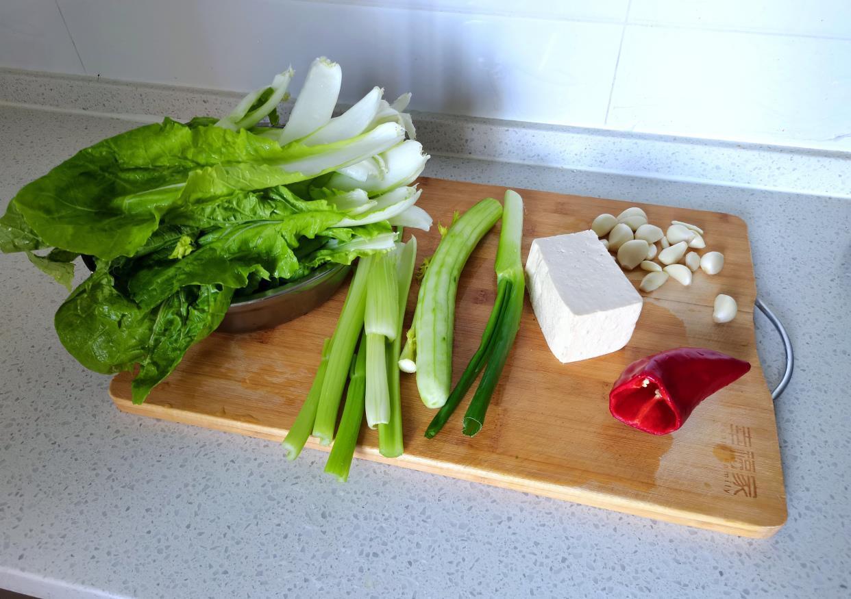 小时候|两人的晚餐很简单,却吃着很香,真的是物以稀为贵