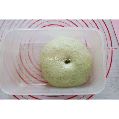 配着这盘菠菜小餐包，米饭可以吃三大碗